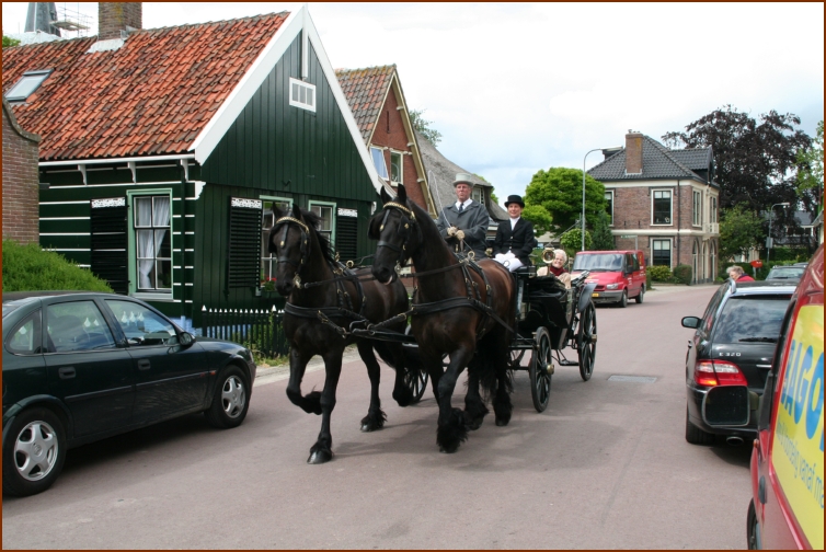 935 Willy & Gerard 147 Met de Koets